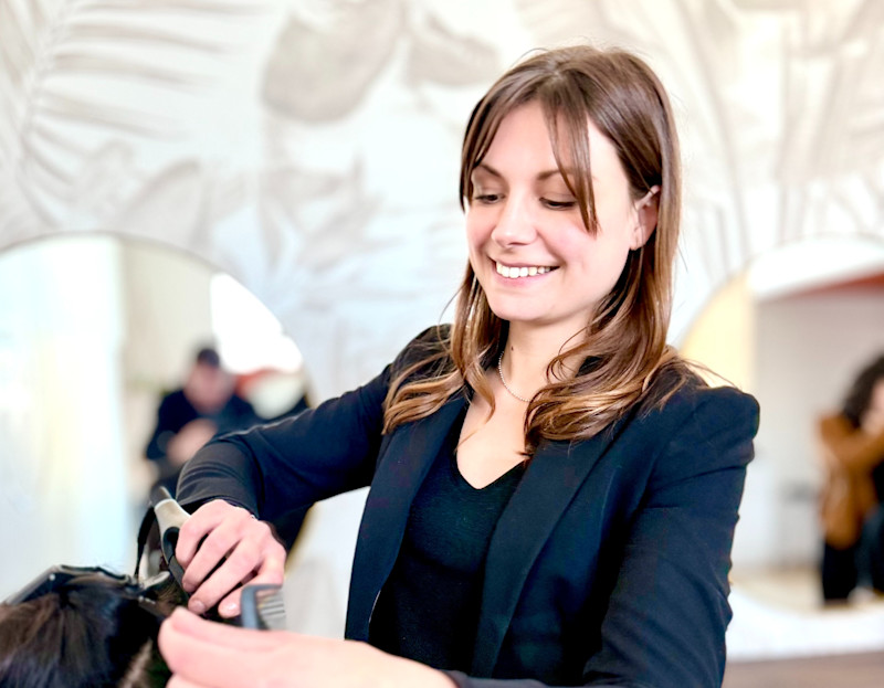 Clémence, coiffeuse et coordinatrice chez Symbioz